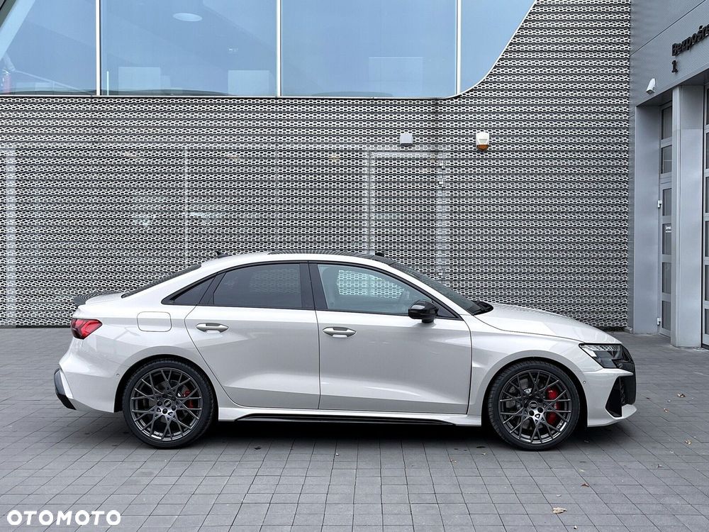 Audi RS3 Limousine - 34
