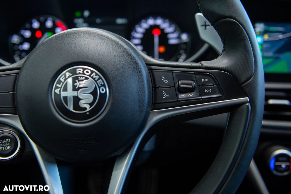 Alfa Romeo Giulia 2.0 Turbo AWD AT8 Veloce - 21