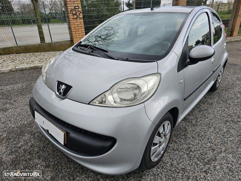 Peugeot 107 1.0 Urban - 1