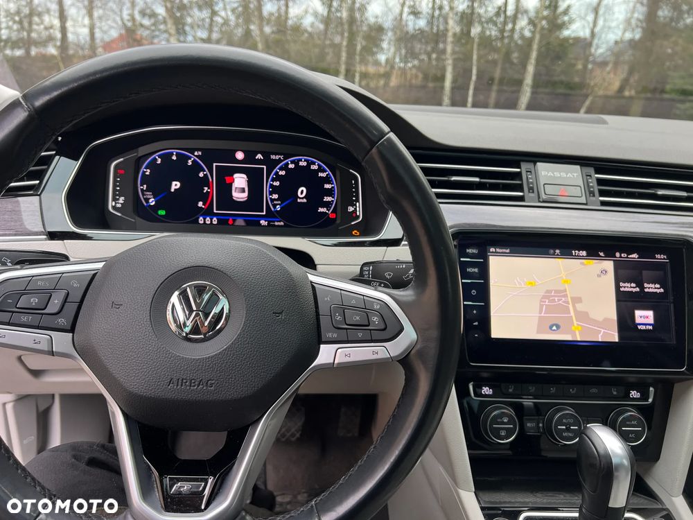 Volkswagen Passat - 12
