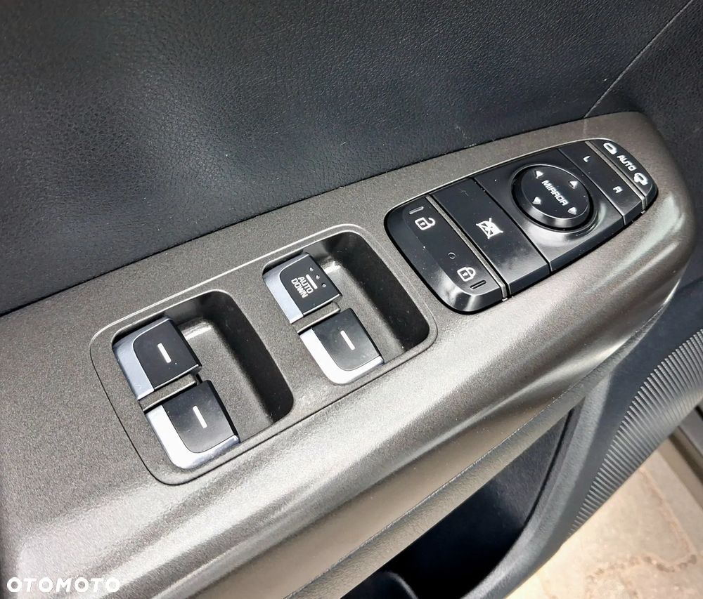 Kia Sportage 1.7 CRDI 2WD Dream-Team Edition - 29