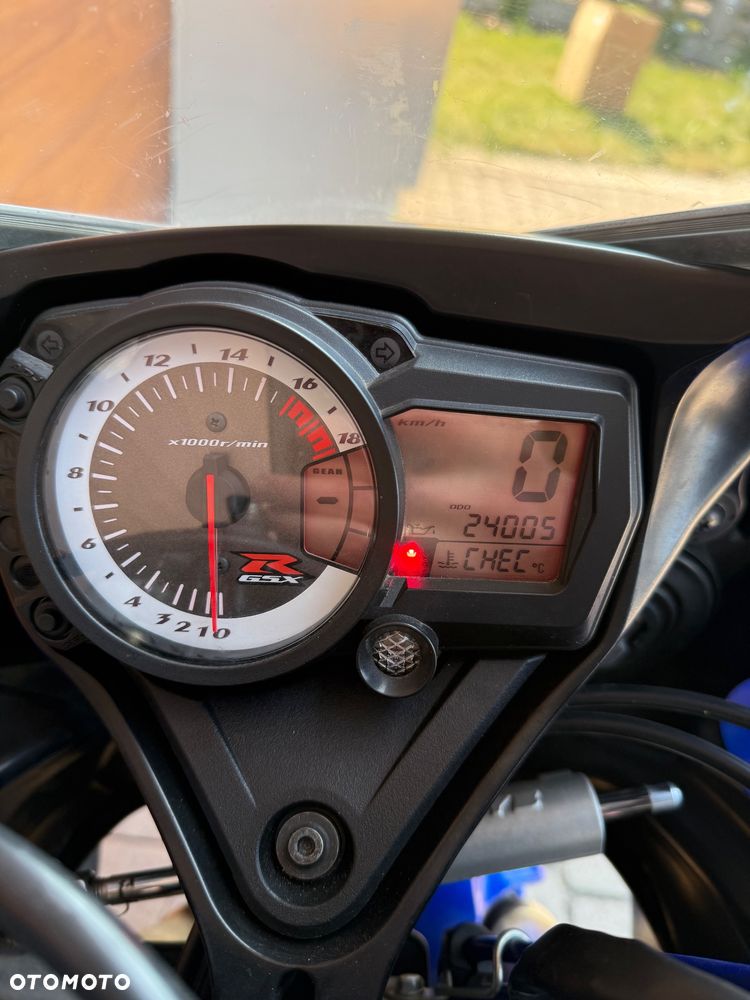 Suzuki GSX-R - 16