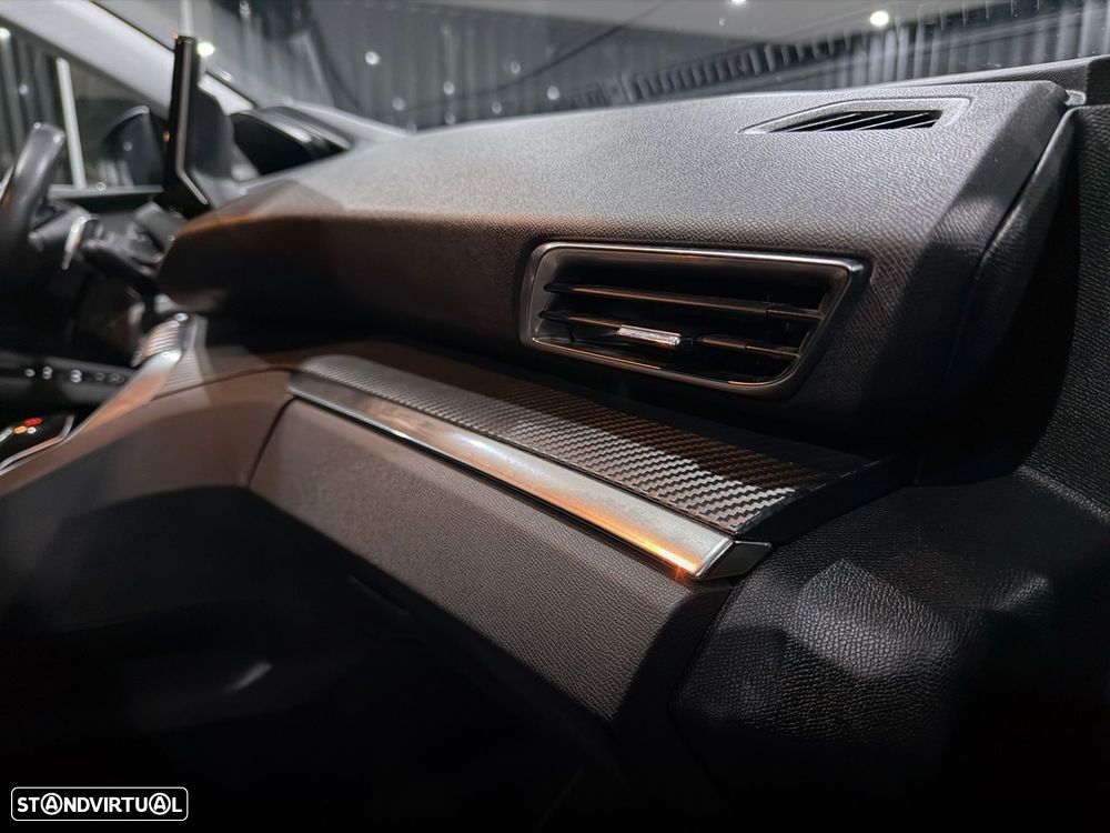 Peugeot 3008 1.5 BlueHDi Allure EAT8 - 28