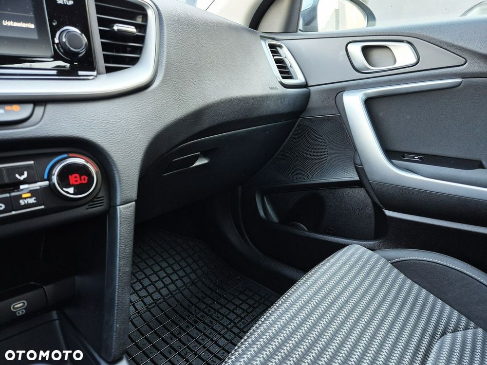 Kia Ceed 1.5 T-GDI M DCT - 34