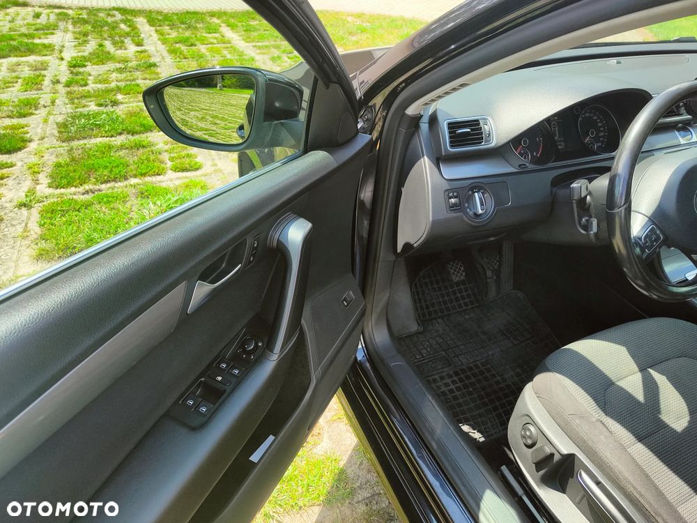 Volkswagen Passat 2.0 TDI Comfortline - 9