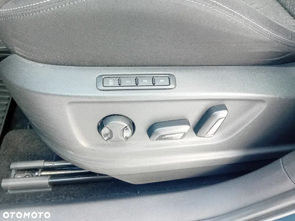 Skoda Karoq 2.0 TDI SCR 4x4 Ambition - 12