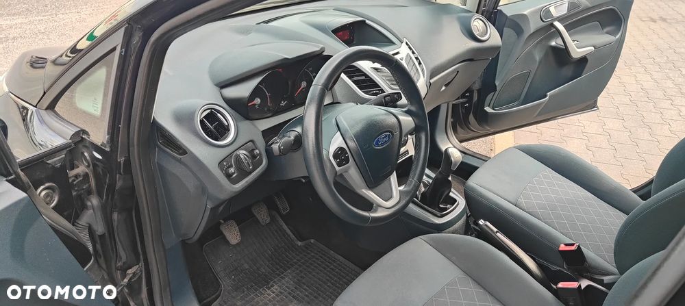 Ford Fiesta 1.25 SYNC Edition - 24