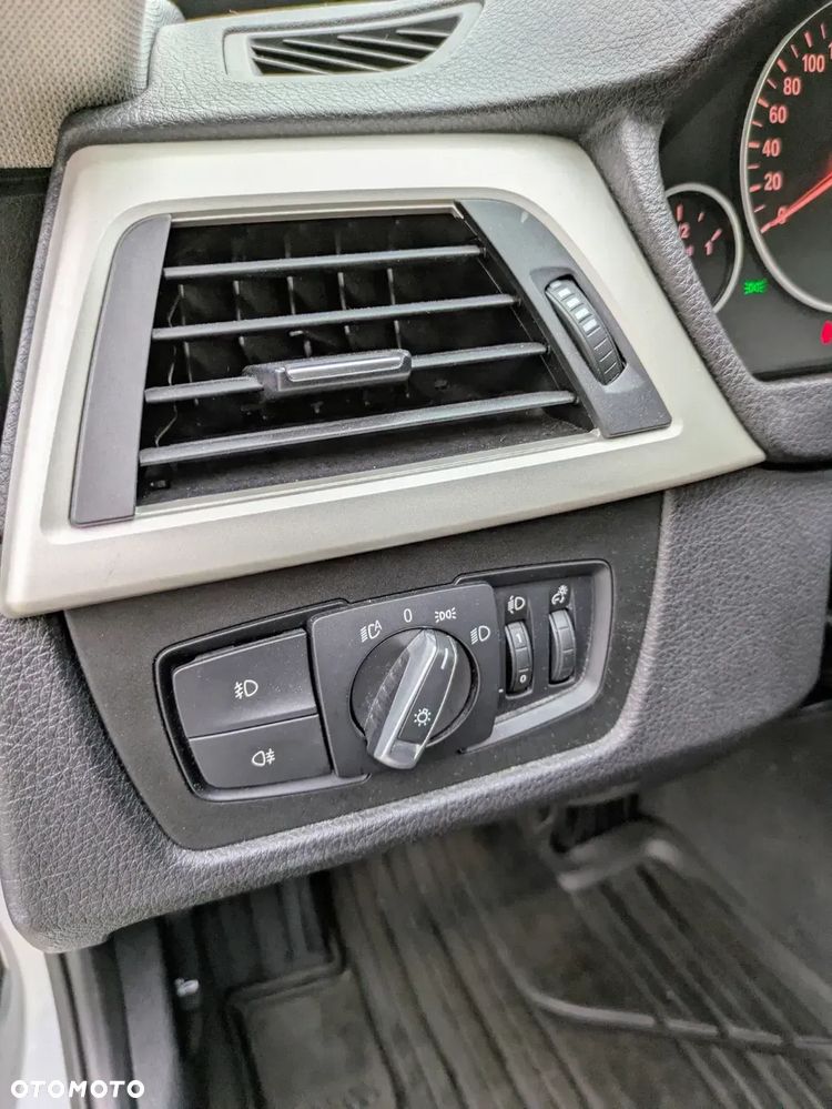 BMW Seria 3 318d - 25