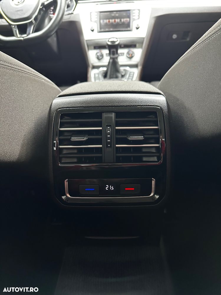 Volkswagen Passat - 17