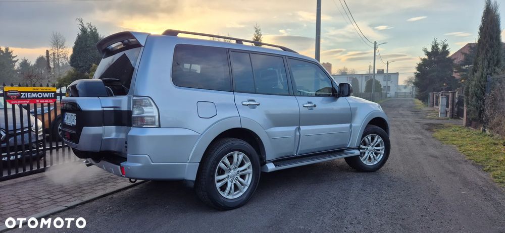 Mitsubishi Pajero - 2