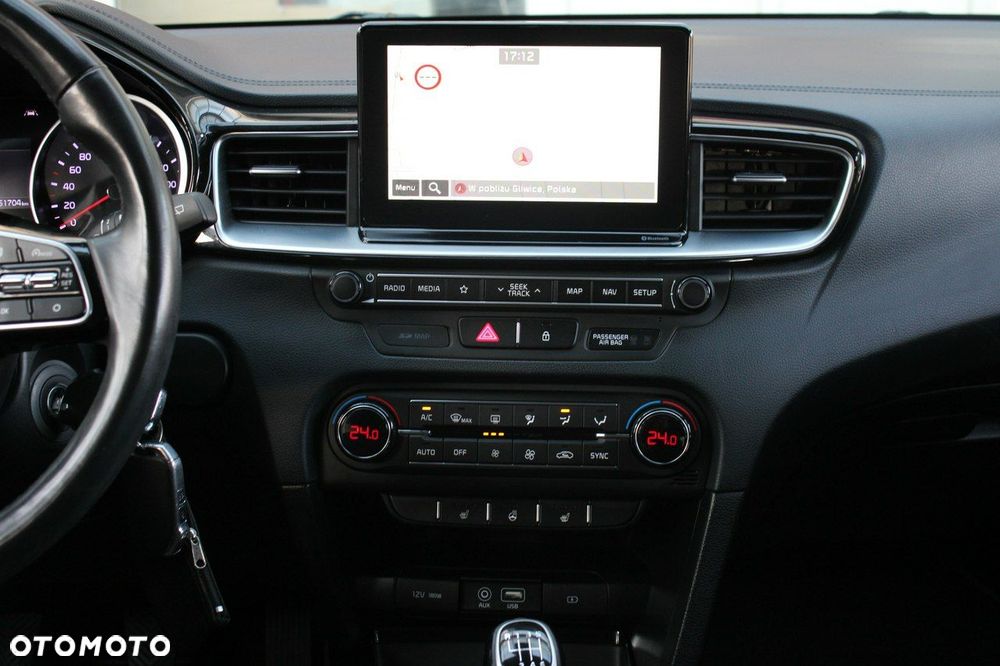 Kia Ceed - 10
