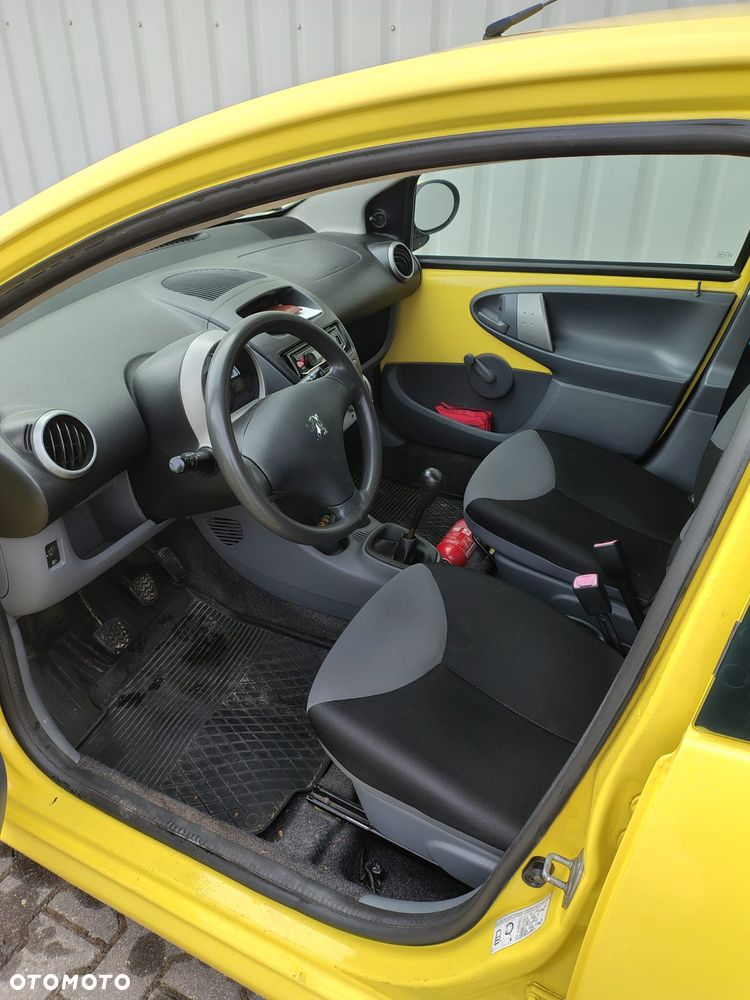 Peugeot 107 - 12