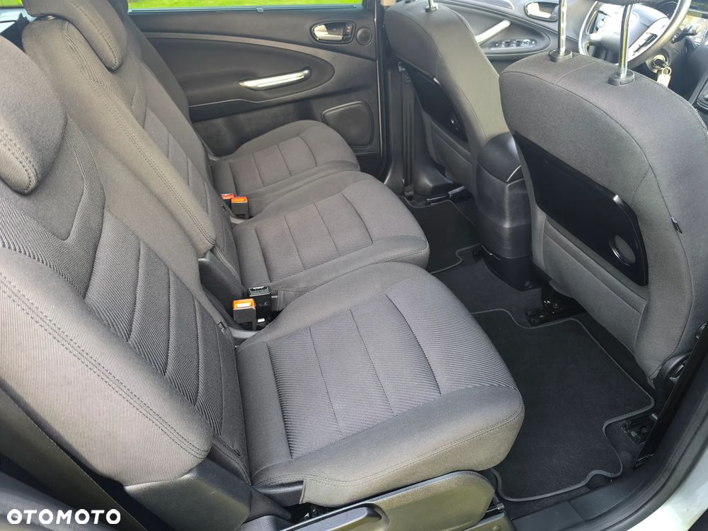 Ford S-Max 2.0 TDCi DPF Titanium - 13
