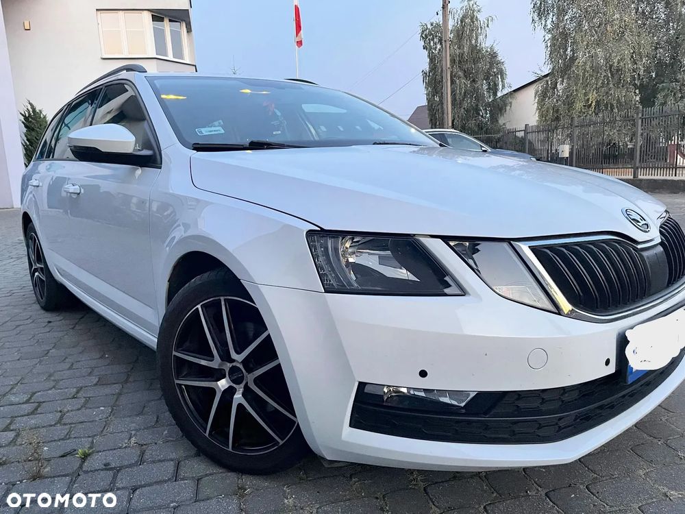 Skoda Octavia 2.0 TDI DSG Ambition - 2