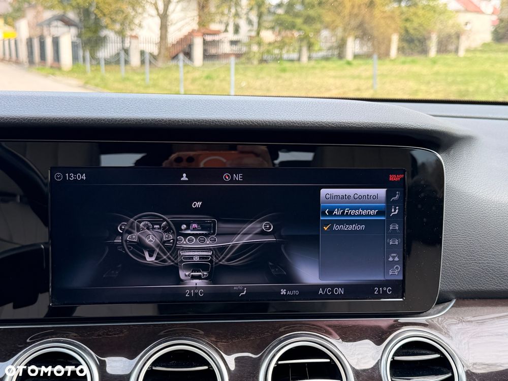 Mercedes-Benz Klasa E 300 9G-TRONIC AMG Line - 26