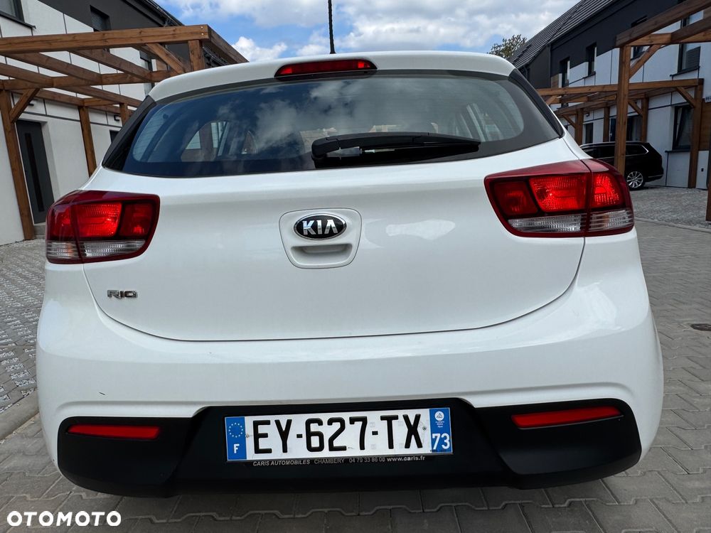 Kia Rio - 33