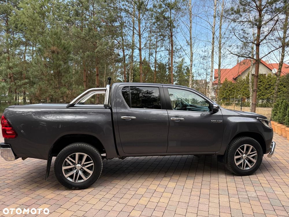 Toyota Hilux 2.4 D-4D Double Cab SR5 4x4 - 5