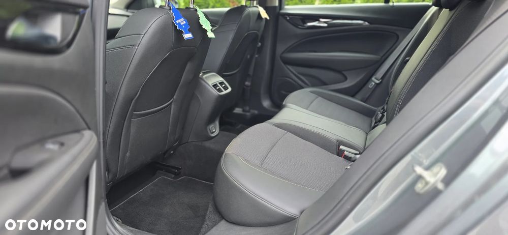 Opel Insignia - 10