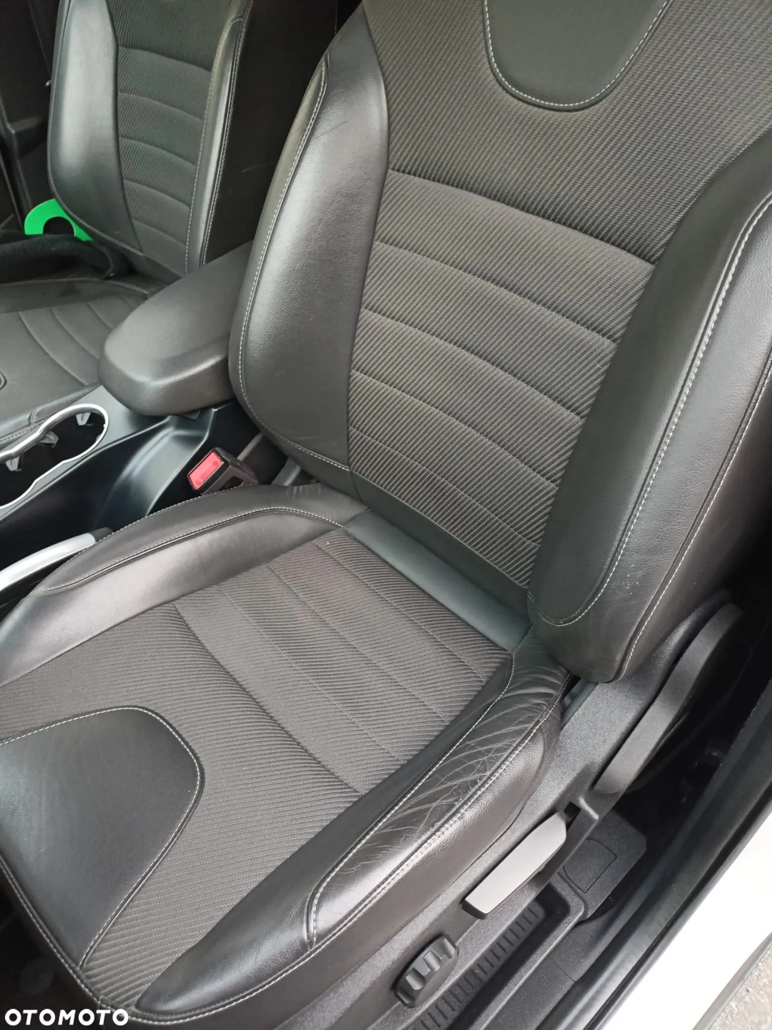 Ford Kuga - 25
