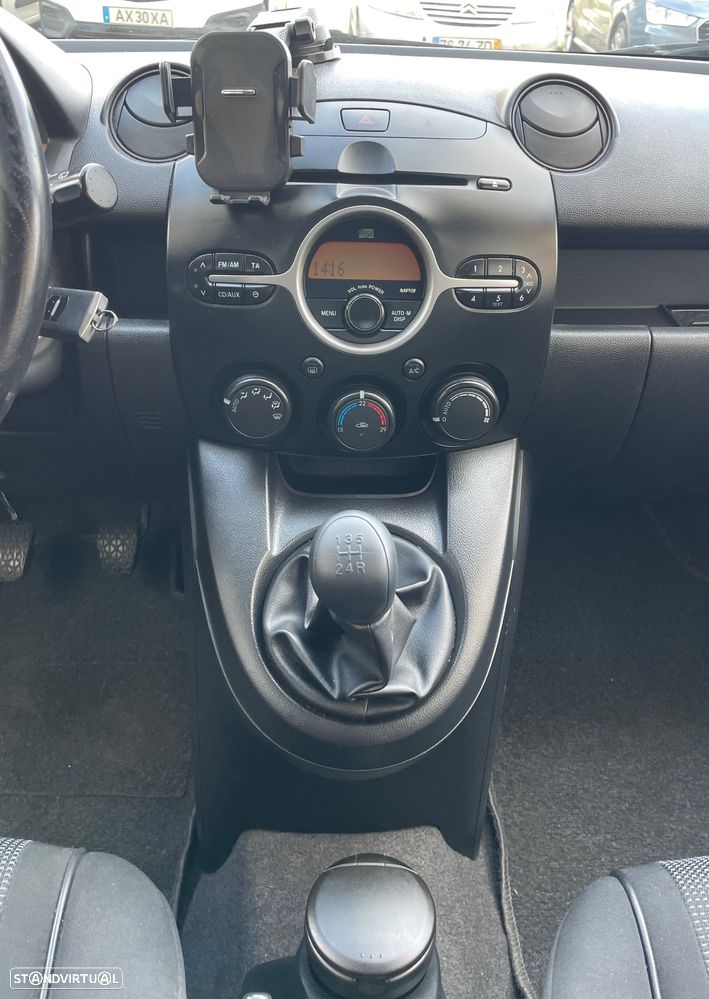 Mazda 2 1.3 MZR Exclusive - 12