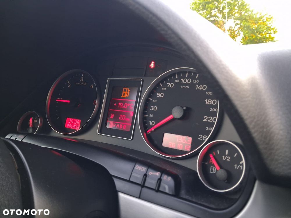 Audi A4 Avant 2.0 TDI Multitronic - 30