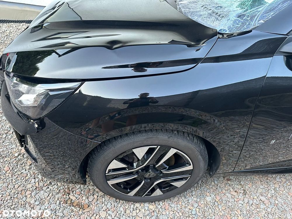 Peugeot 208 - 16