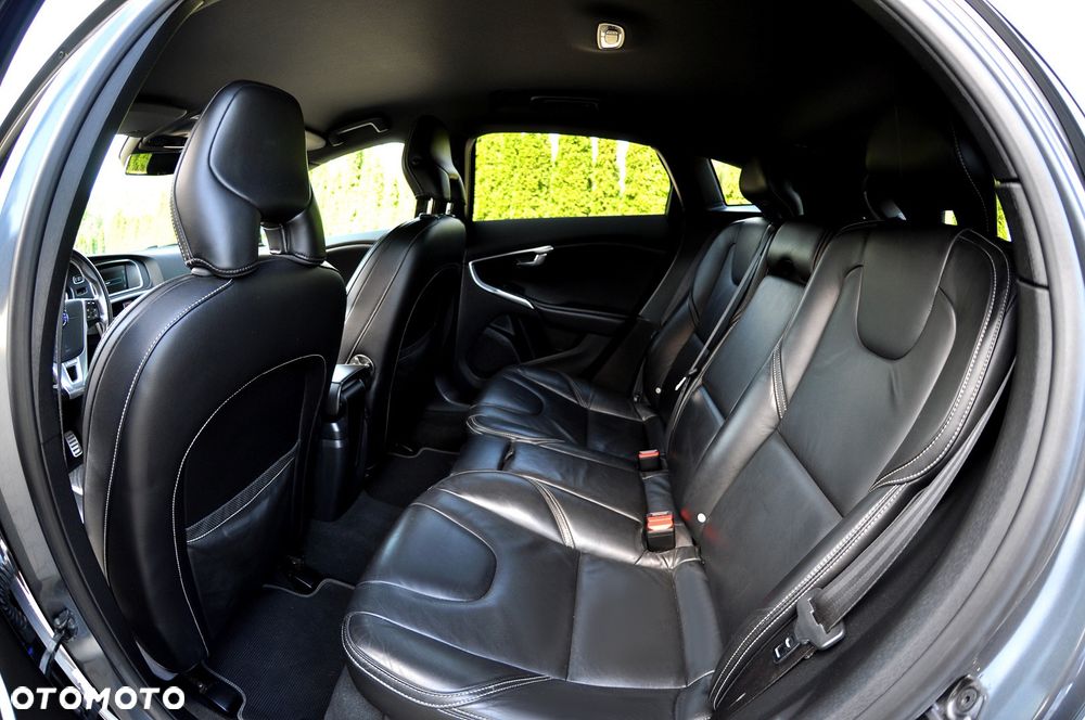 Volvo V40 D3 R-Design Summum - 18