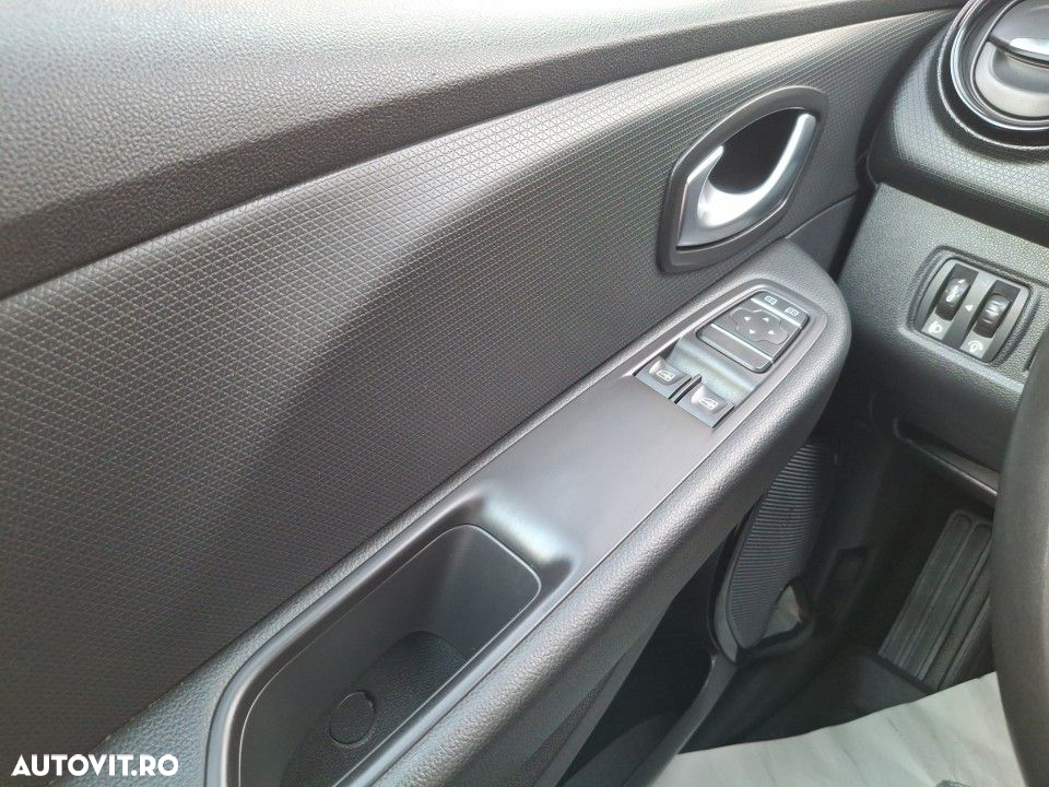 Renault Clio - 11