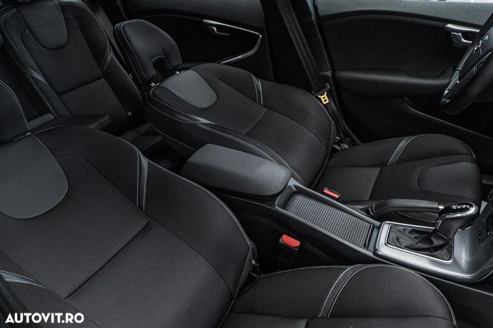 Volvo V40 D3 Geartronic Momentum - 30