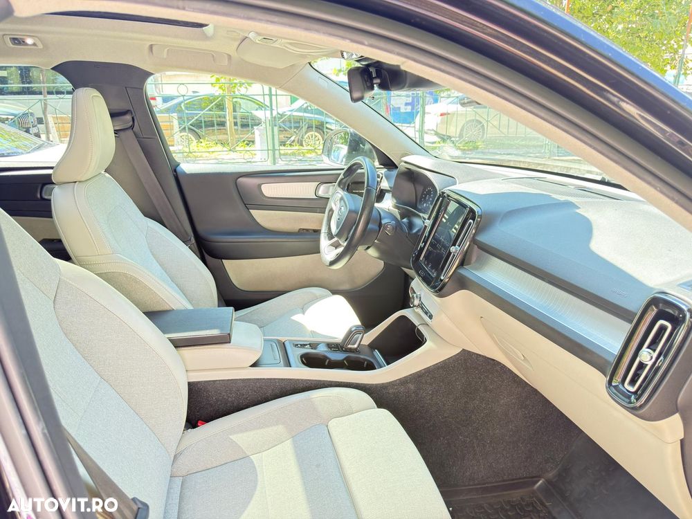 Volvo XC 40 D3 AWD Momentum Pro - 21