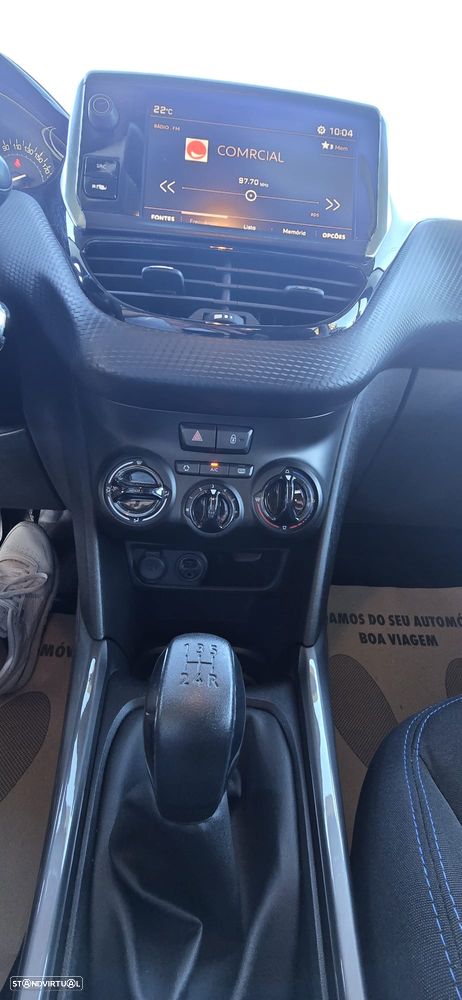 Peugeot 2008 1.2 PureTech Style - 32
