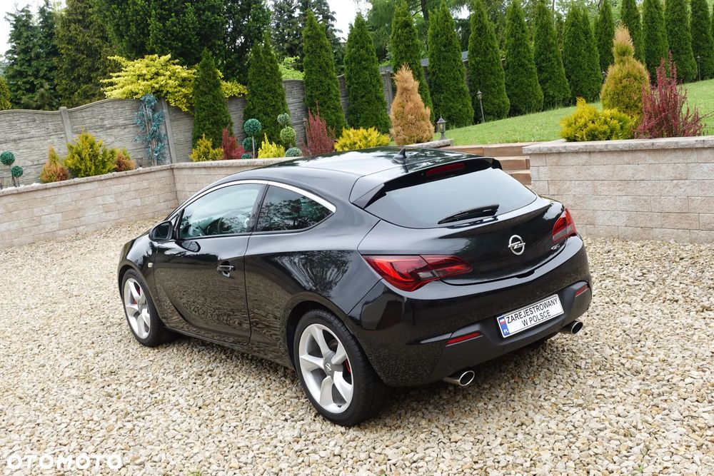 Opel Astra 1.6 Turbo Cosmo - 4