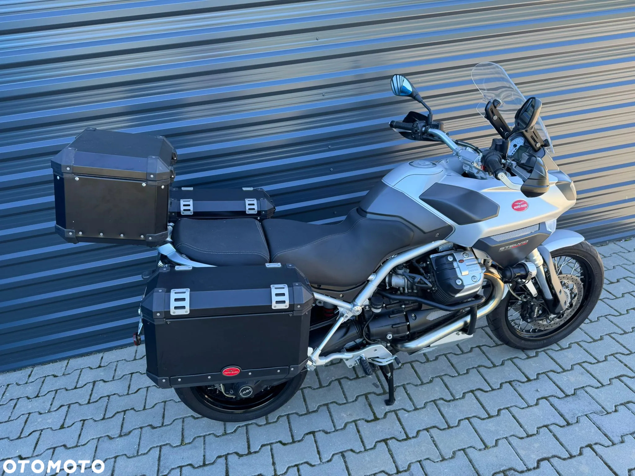 Moto Guzzi Stelvio - 4
