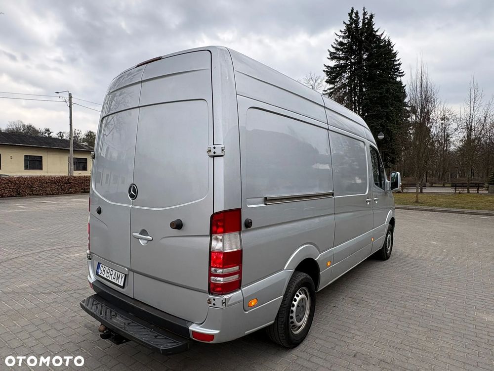 Mercedes-Benz SPRINTER - 11