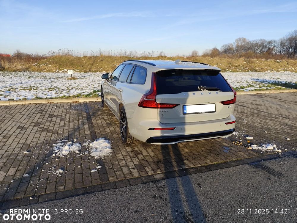 Volvo V60 B4 B Plus Dark - 1
