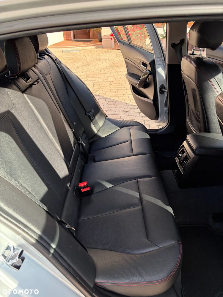 BMW Seria 1 118d xDrive Sport Line - 3