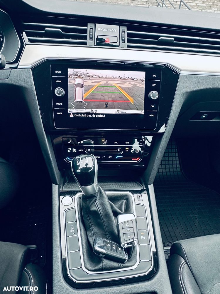 Volkswagen Passat Variant 2.0 TDI SCR Highline - 16