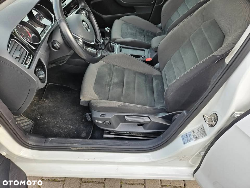 Volkswagen Golf - 4