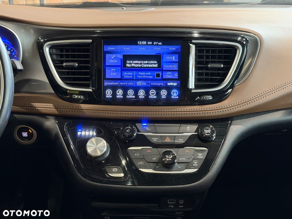 Chrysler Pacifica - 15