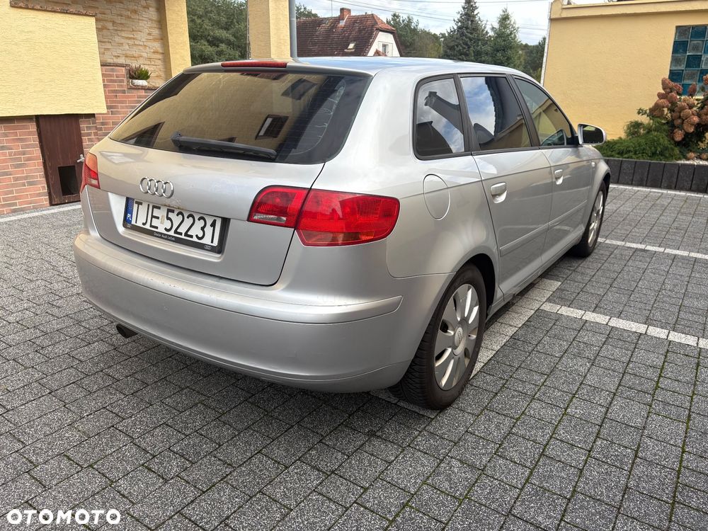 Audi A3 Sportback 1.6 FSI Ambition - 5