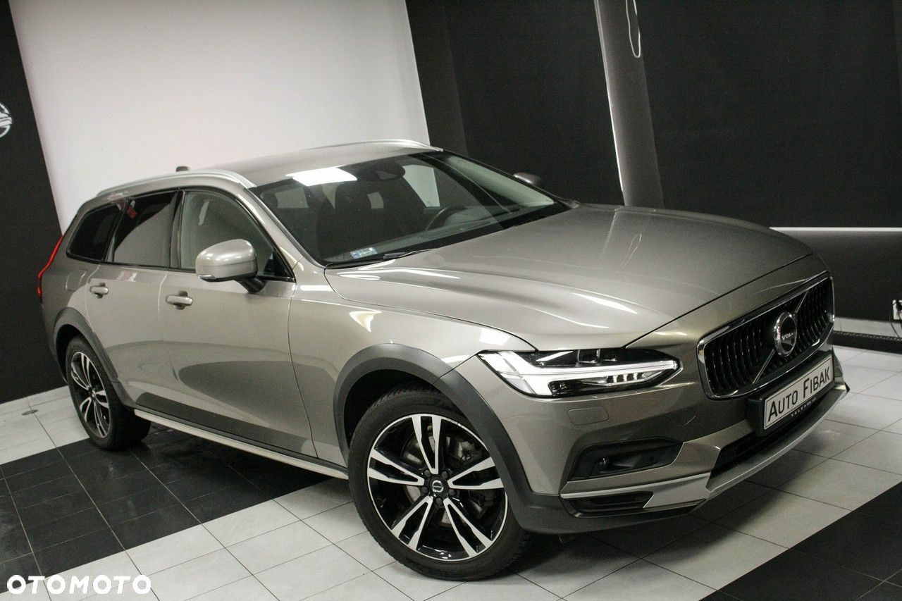 Volvo V90 Cross Country - 4