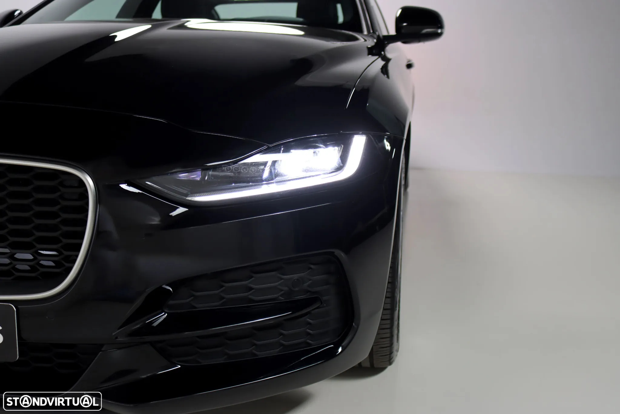 Jaguar XE D180 Aut. R-Dynamic S - 14