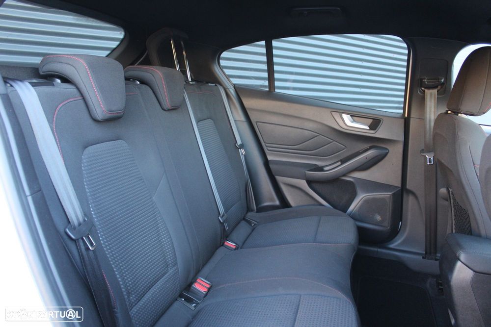 Ford Focus 1.0 EcoBoost ST-Line - 11
