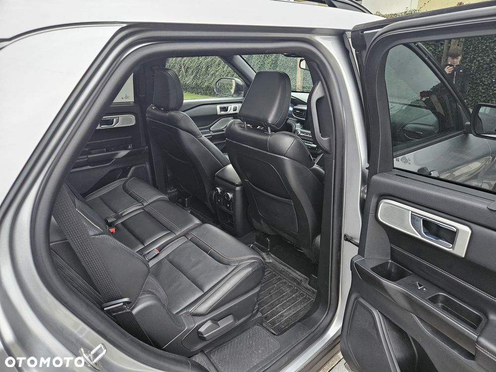 Ford Explorer - 12