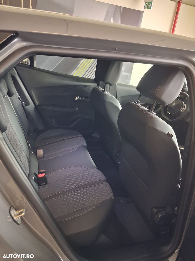 Peugeot 2008 1.2L e-DCS6 MHEV Allure - 13