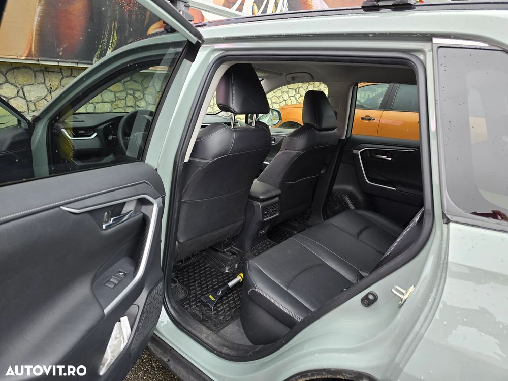 Toyota RAV4 - 9