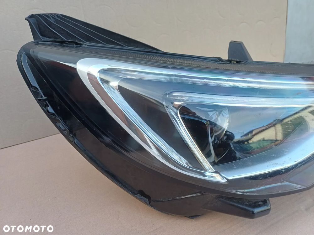 Lampa prawy przód Opel Grandland X YP00015980 Europa - 9