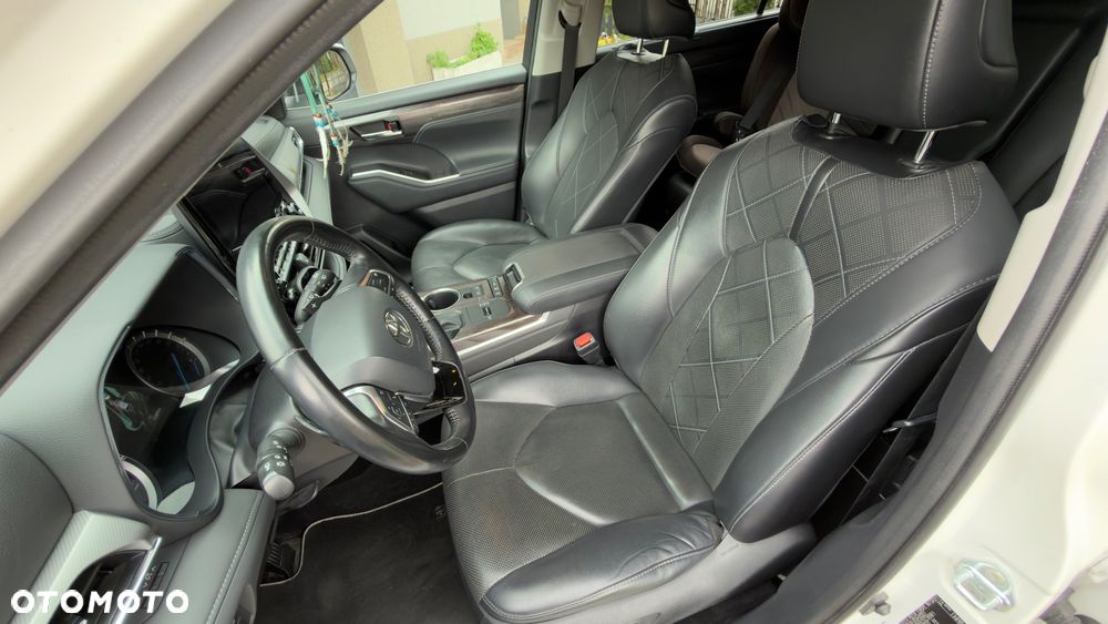 Toyota Highlander 2.5 Hybrid Executive Style - 17
