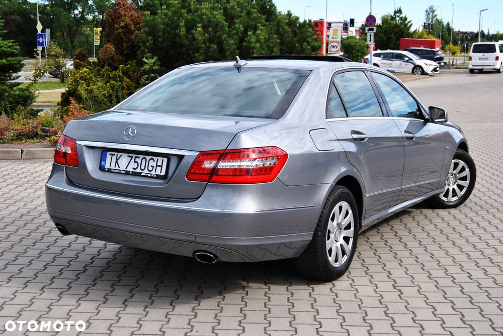 Mercedes-Benz Klasa E 300 CDI DPF BlueEFFICIENCY 7G-TRONIC Elegance - 8