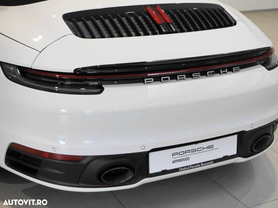 Porsche 911 Carrera Cabriolet PDK - 8